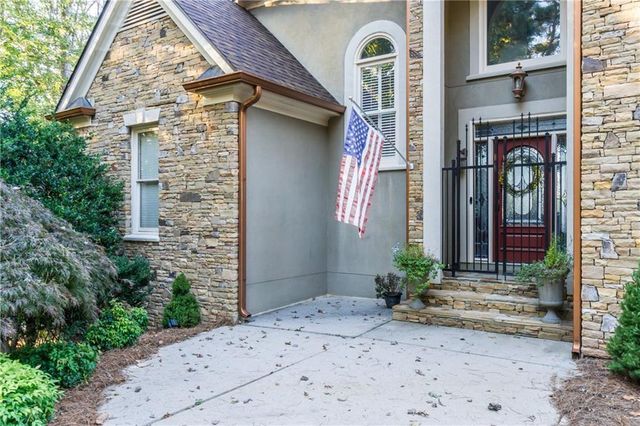 2819 Point Overlook, Gainesville, GA 30501