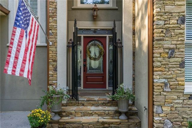 2819 Point Overlook, Gainesville, GA 30501