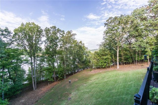 2819 Point Overlook, Gainesville, GA 30501