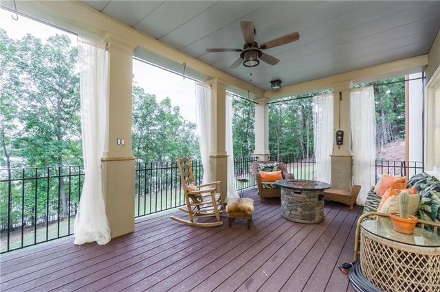 2819 Point Overlook, Gainesville, GA 30501