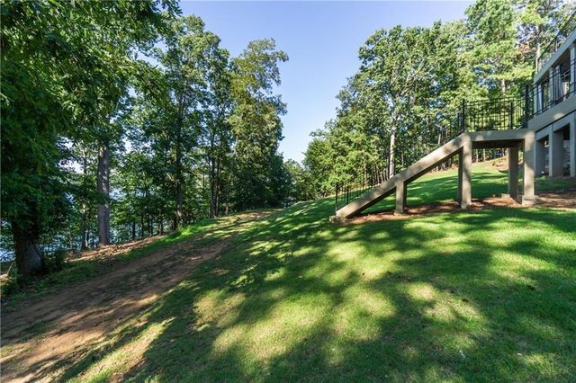 2819 Point Overlook, Gainesville, GA 30501