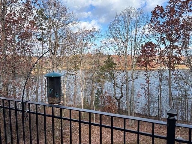 2819 Point Overlook, Gainesville, GA 30501