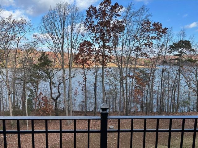 2819 Point Overlook, Gainesville, GA 30501