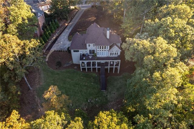 2819 Point Overlook, Gainesville, GA 30501