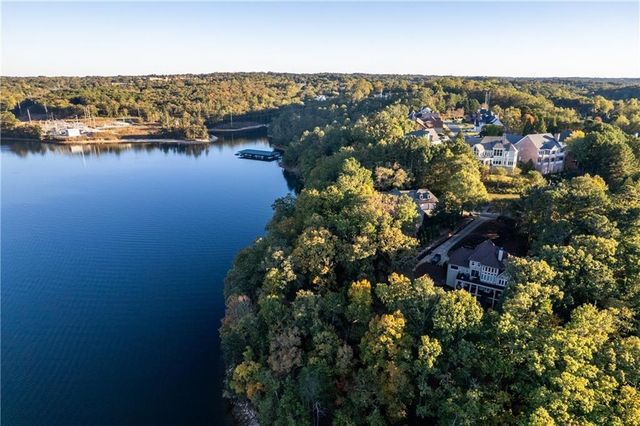 2819 Point Overlook, Gainesville, GA 30501