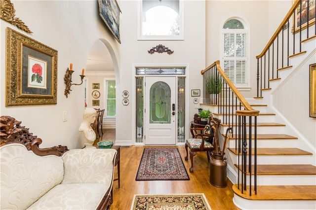 2819 Point Overlook, Gainesville, GA 30501