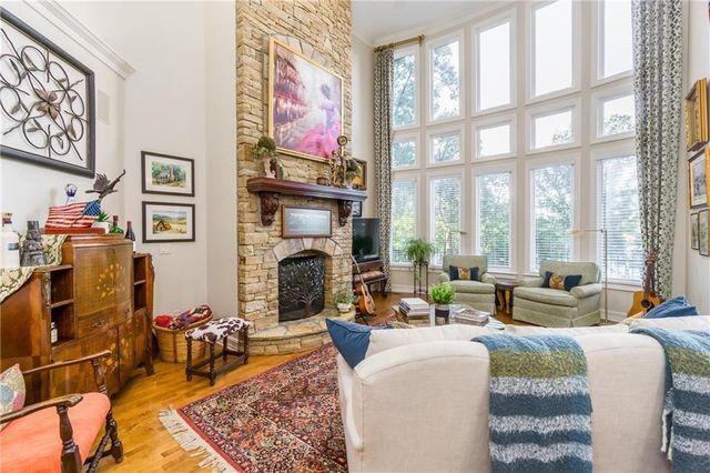 2819 Point Overlook, Gainesville, GA 30501