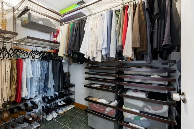 2909 N Sheridan Road 1104, Chicago, IL 60657