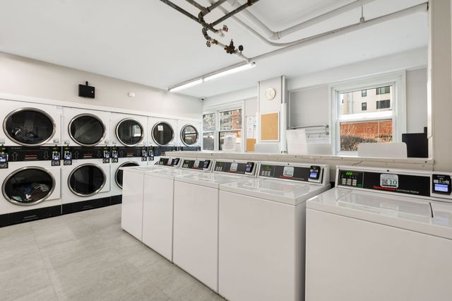 2909 N Sheridan Road 1104, Chicago, IL 60657