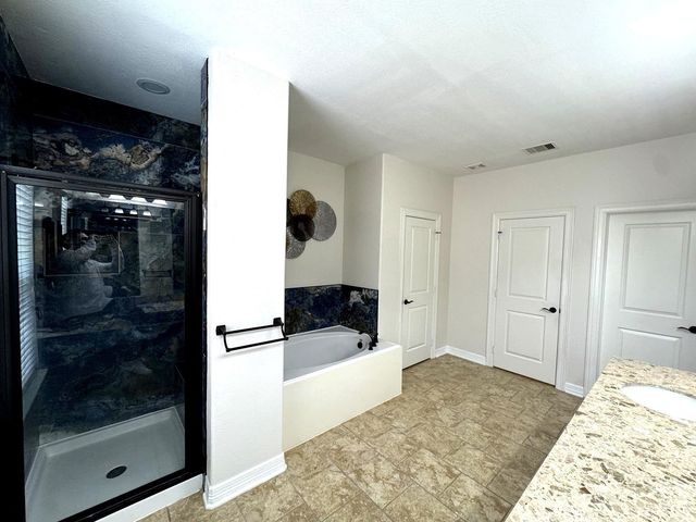 22 W Oaks Drive, Pasadena, TX 77058