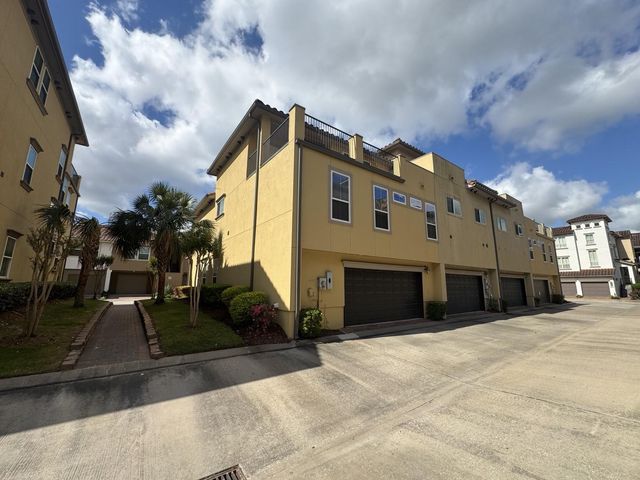 22 W Oaks Drive, Pasadena, TX 77058