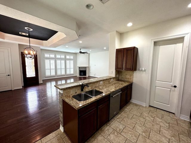 22 W Oaks Drive, Pasadena, TX 77058