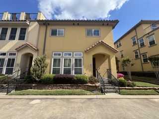 22 W Oaks Drive, Pasadena, TX 77058