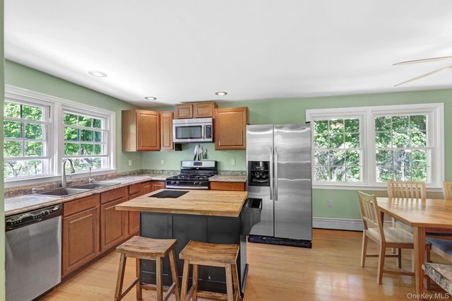 94 Smithtown Road, Fishkill, NY 12524