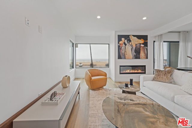 3305 Ocean Front Walk 2, Marina Del Rey, CA 90292