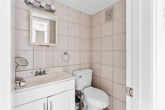 174 Chatham I I, West Palm Beach, FL 33417