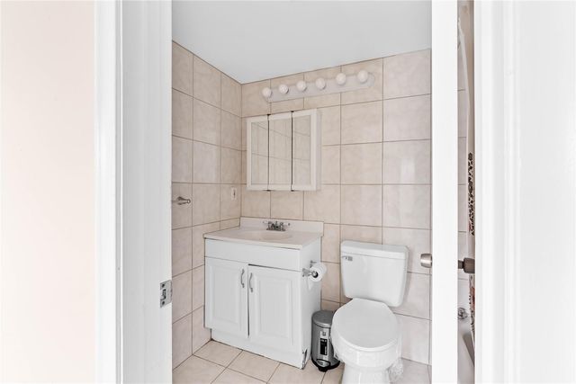 174 Chatham I I, West Palm Beach, FL 33417