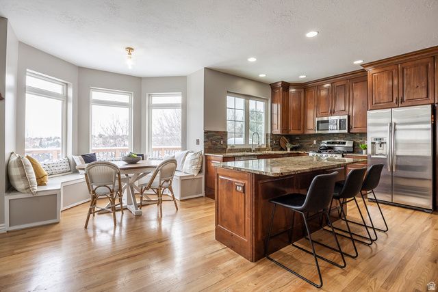 2403 E BEAR HILLS CIR, Draper, UT 84020