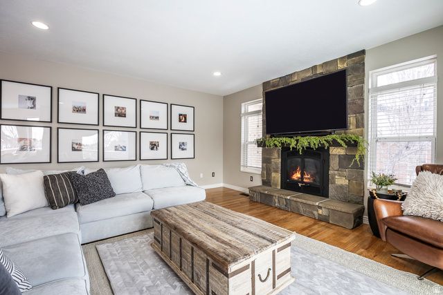 2403 E BEAR HILLS CIR, Draper, UT 84020