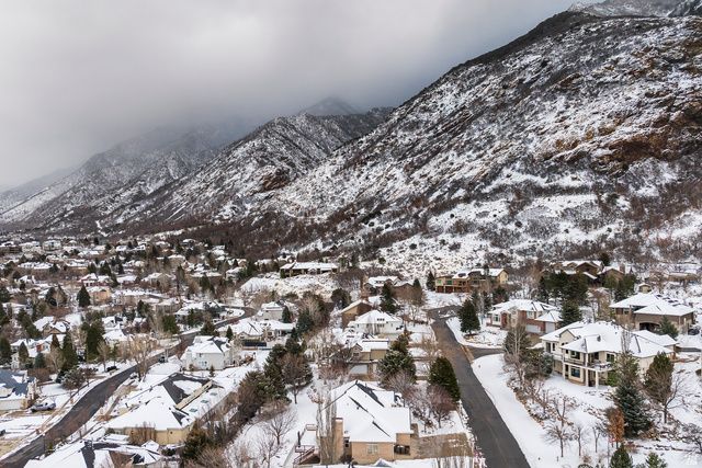 2403 E BEAR HILLS CIR, Draper, UT 84020