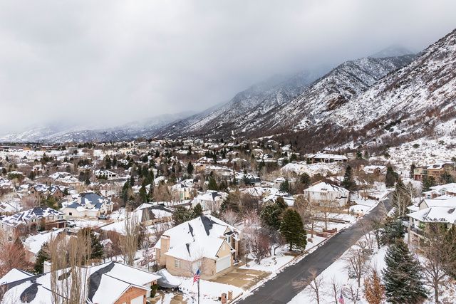 2403 E BEAR HILLS CIR, Draper, UT 84020