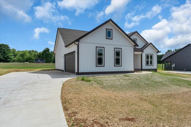 1501 Smartt Station Rd, Morrison, TN 37357