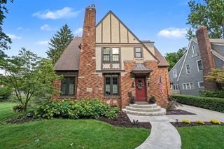 566 Lawndale Court, Holland, MI 49423
