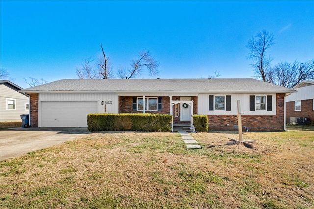 708 NW J Street, Bentonville, AR 72712