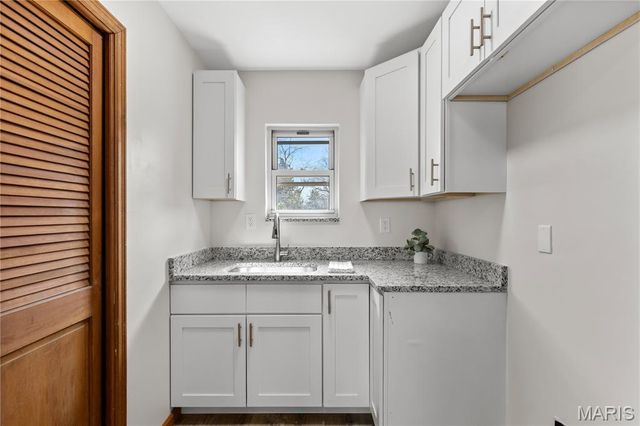 223 N Dellwood Road, Dellwood, MO 63135