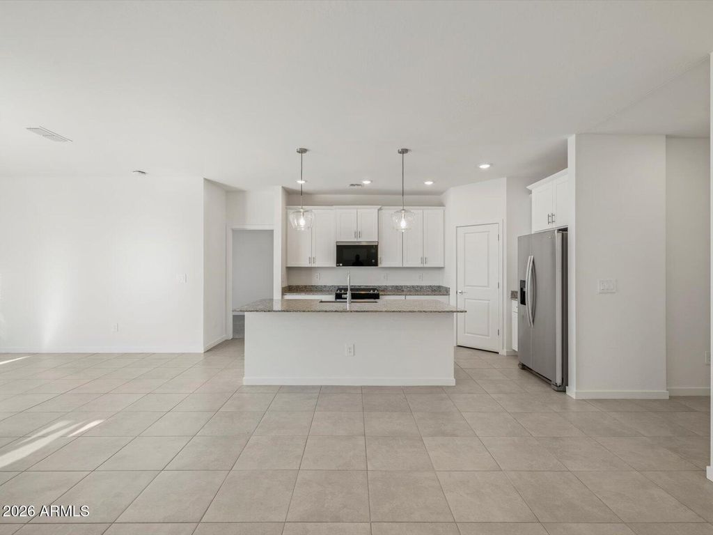 Image 16 of property listing at 4158 W ERIK Lane, San Tan Valley, AZ 85144