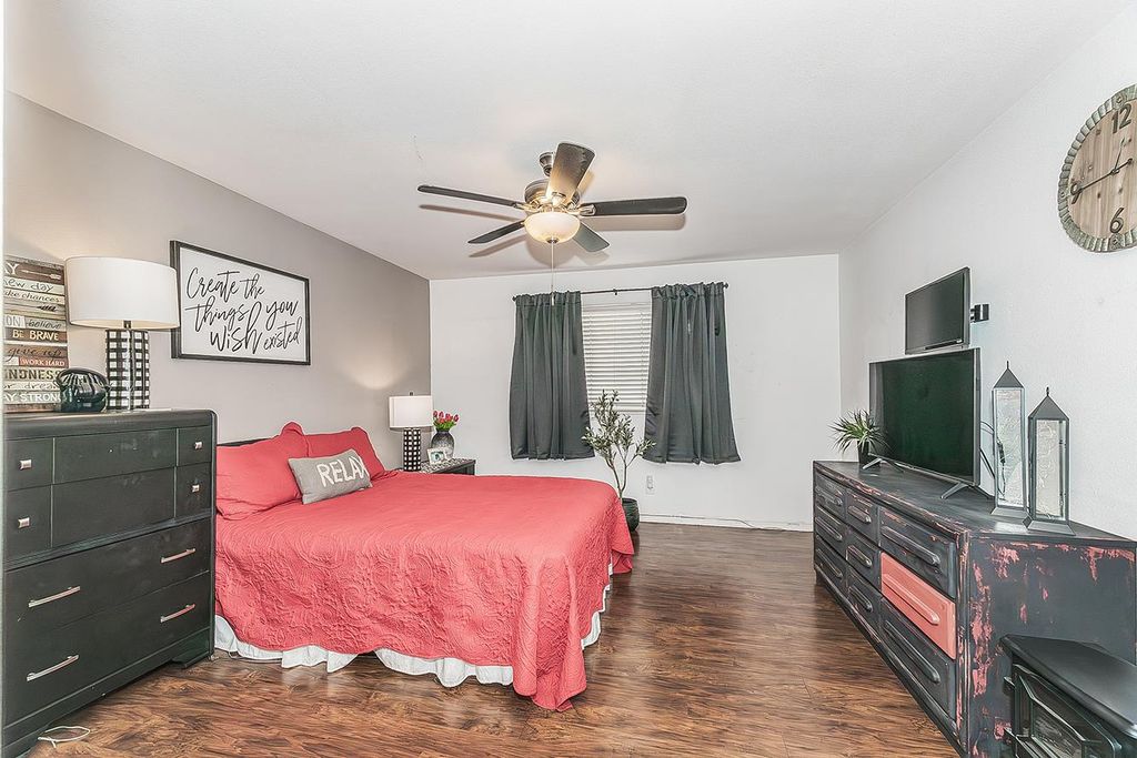 Image 16 of property listing at 1542 E Alluvial Avenue # 147, Fresno, CA 93720