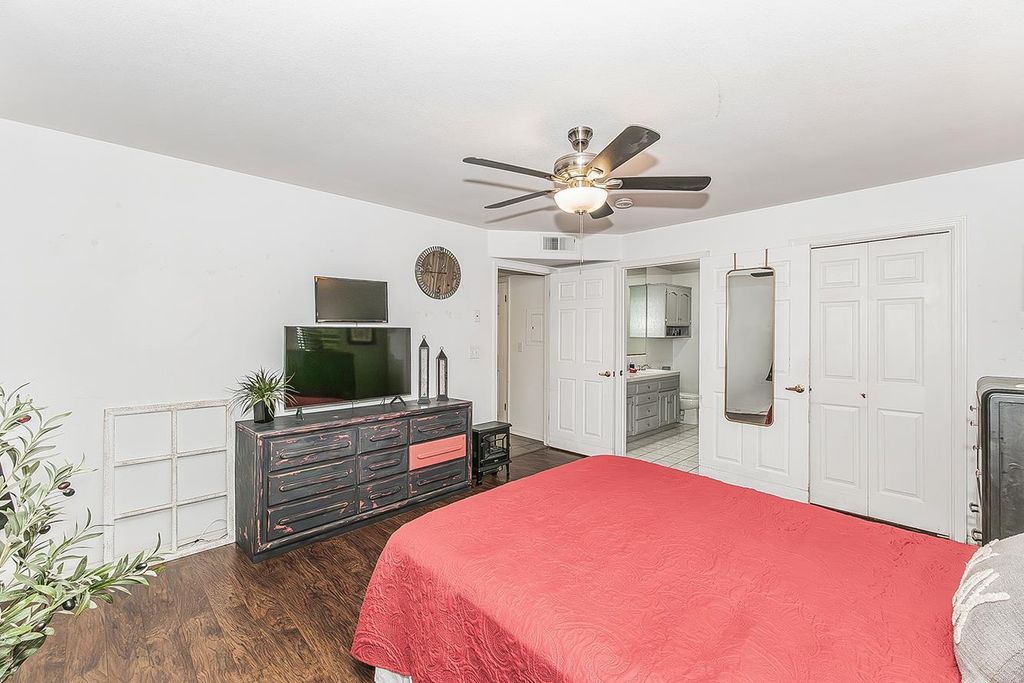 Image 18 of property listing at 1542 E Alluvial Avenue # 147, Fresno, CA 93720