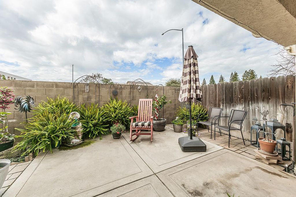 Image 28 of property listing at 1542 E Alluvial Avenue # 147, Fresno, CA 93720