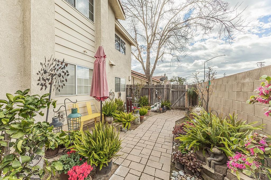 Image 32 of property listing at 1542 E Alluvial Avenue # 147, Fresno, CA 93720