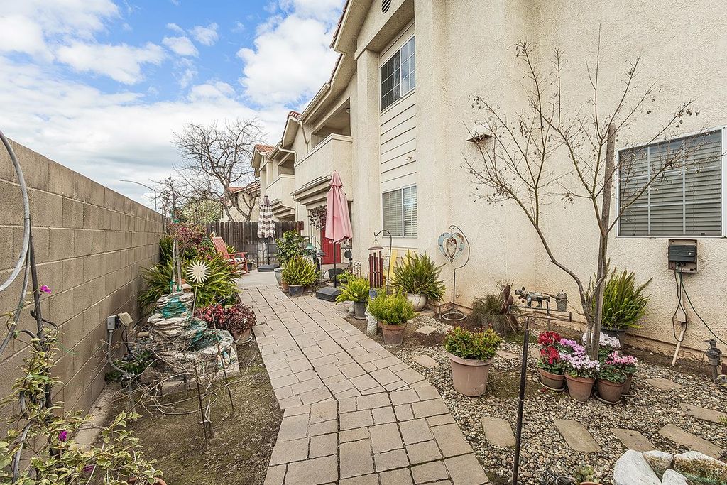 Image 33 of property listing at 1542 E Alluvial Avenue # 147, Fresno, CA 93720