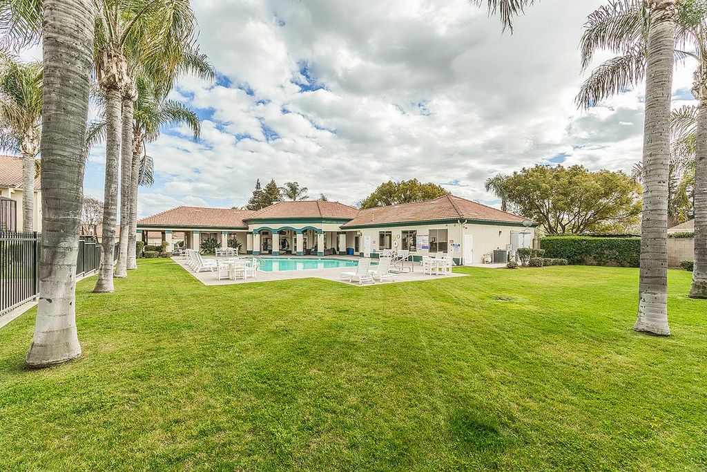 Image 37 of property listing at 1542 E Alluvial Avenue # 147, Fresno, CA 93720