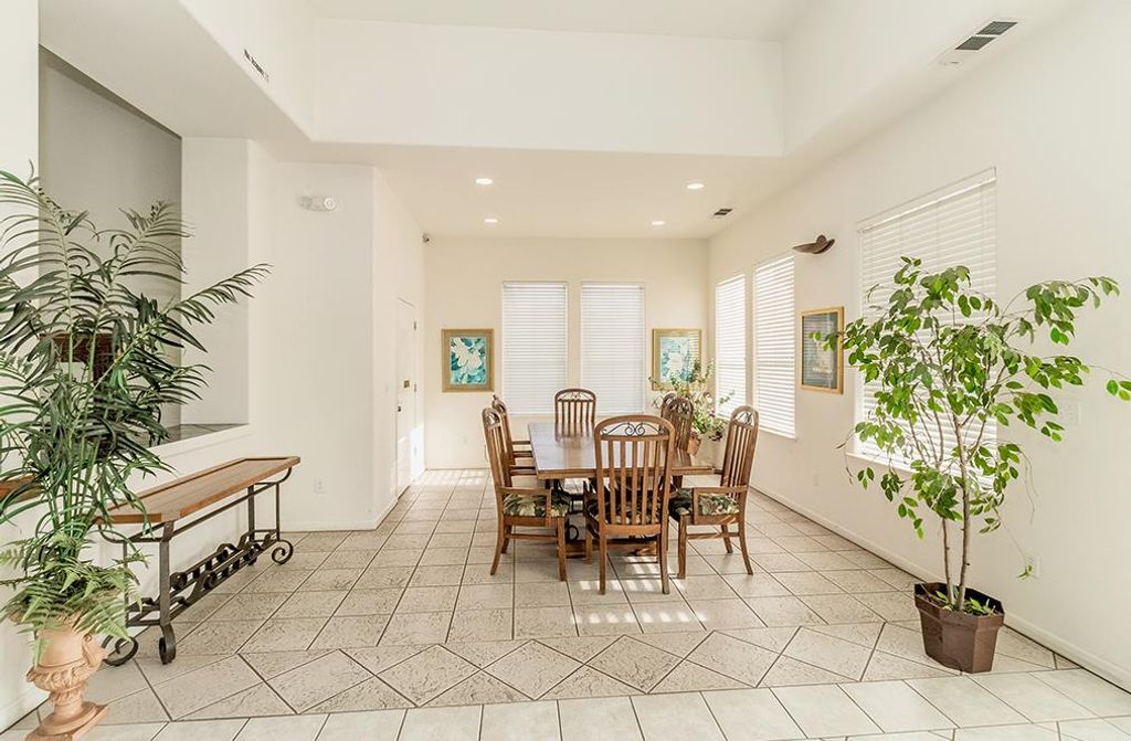 Image 39 of property listing at 1542 E Alluvial Avenue # 147, Fresno, CA 93720