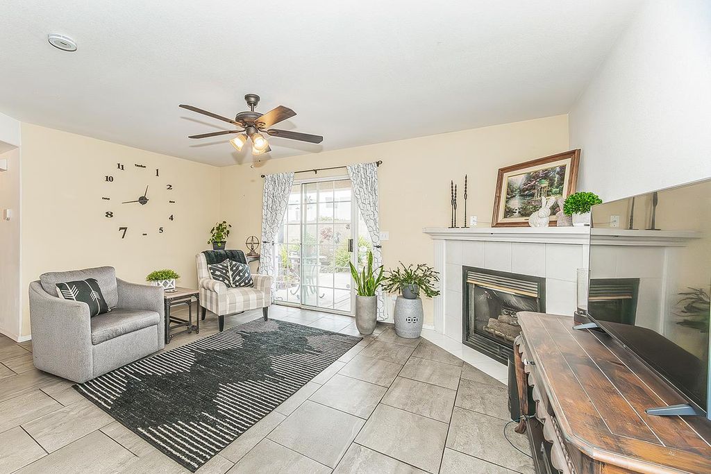 Image 4 of property listing at 1542 E Alluvial Avenue # 147, Fresno, CA 93720