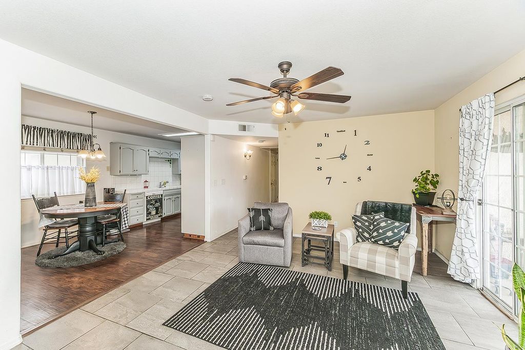 Image 5 of property listing at 1542 E Alluvial Avenue # 147, Fresno, CA 93720