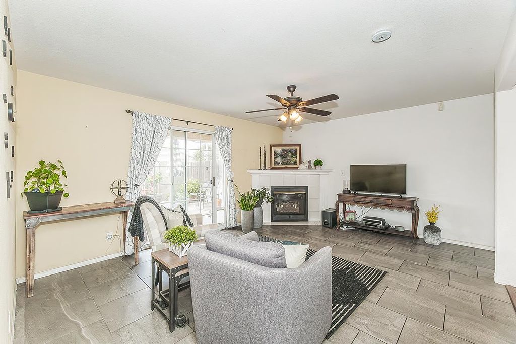 Image 7 of property listing at 1542 E Alluvial Avenue # 147, Fresno, CA 93720