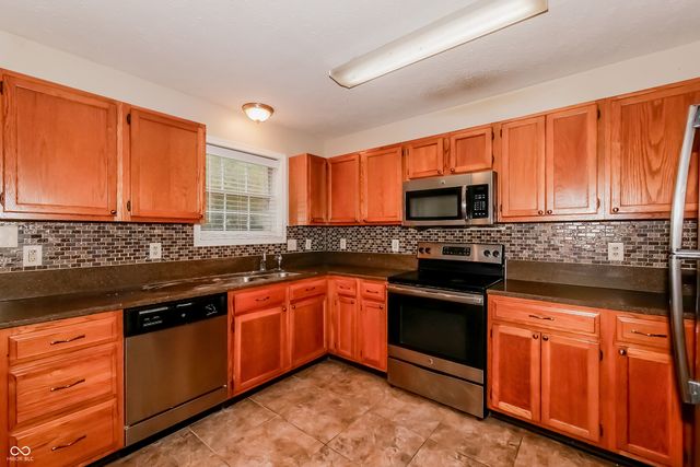 1202 Pine Mountain Way, Indianapolis, IN 46229