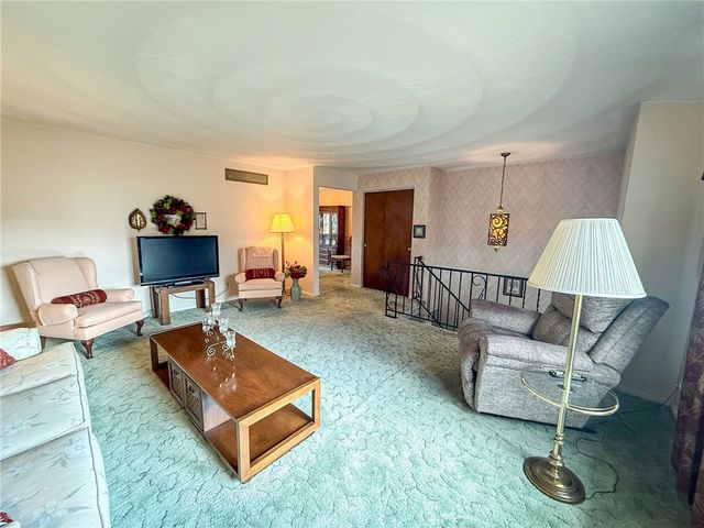 300 N Duffy Rd, Twp Of But Nw, PA 16001