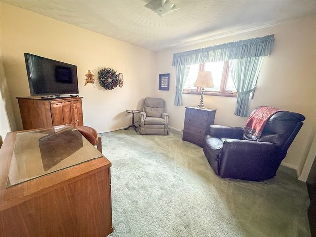 300 N Duffy Rd, Twp Of But Nw, PA 16001