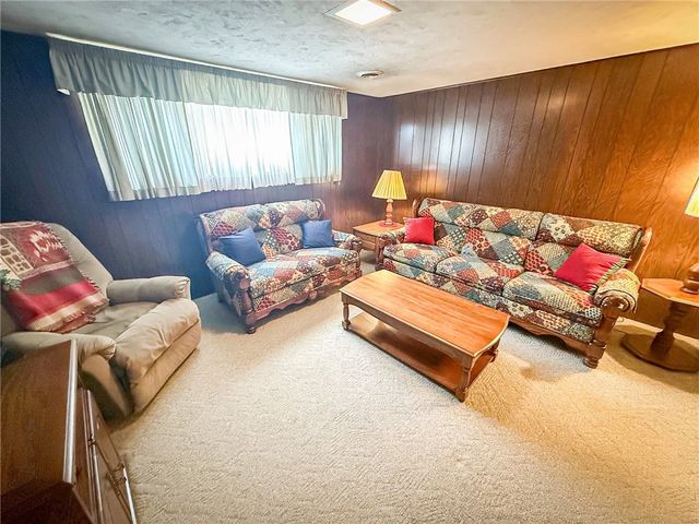 300 N Duffy Rd, Twp Of But Nw, PA 16001