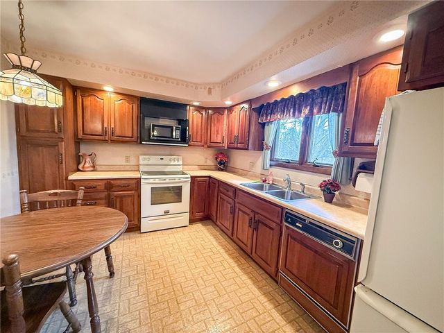 300 N Duffy Rd, Twp Of But Nw, PA 16001