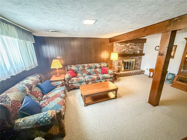 300 N Duffy Rd, Twp Of But Nw, PA 16001