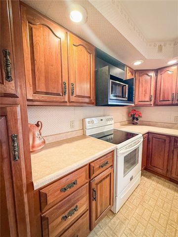 300 N Duffy Rd, Twp Of But Nw, PA 16001