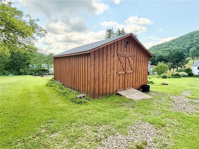 44 Patterson Lane, Foster Town, PA 16701