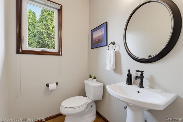 750 Shortridge Avenue, Rochester Hills, MI 48307
