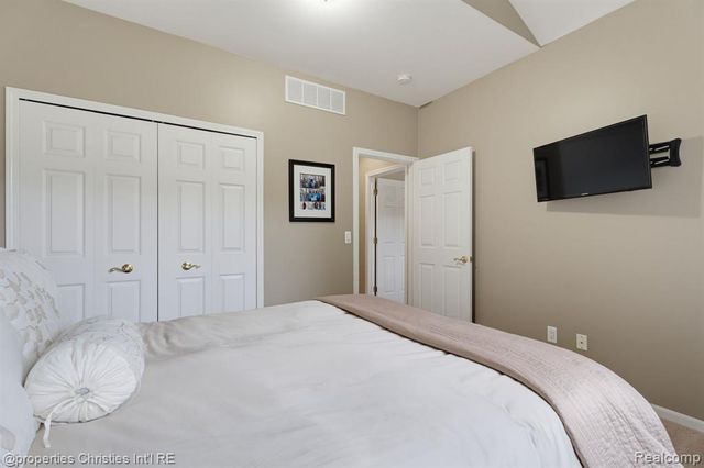 750 Shortridge Avenue, Rochester Hills, MI 48307